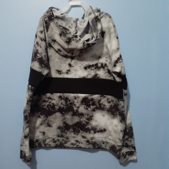 Teenager's Ardene Hoodie. - Picture 2 of 4